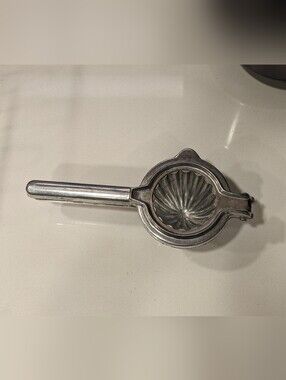 Vintage Manual Citrus Juicer Lemon Presser CK Taiwan Cast Aluminum Barware
